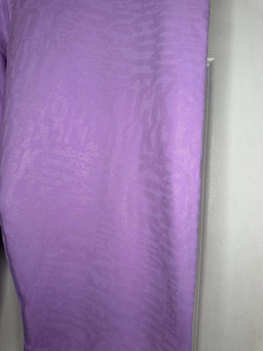 Fabletics PowerHold Leggings Size 2X Lavender Embossed Logo - Picture 2 of 7